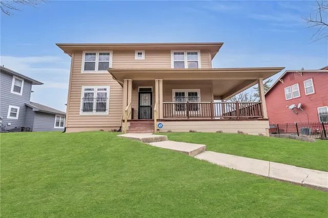 $296,999 | 5312 Woodland Avenue, Kansas City, MO 64110