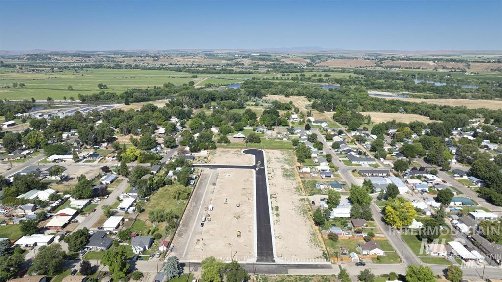 314 North 9th Street Payette, ID 83661 - Photo 1 of 21 Aerial view of property and surrounding area featuring nearby suburban area