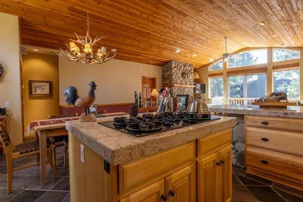$1,650,000 | 254 Holiday Vista Drive, Mammoth Lakes, CA 93546