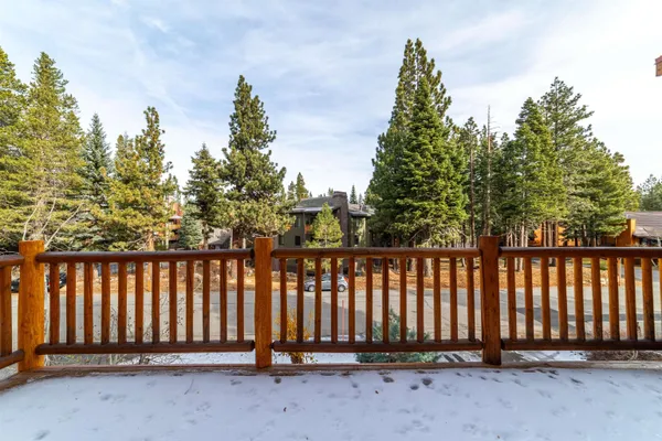 $1,650,000 | 254 Holiday Vista Drive, Mammoth Lakes, CA 93546