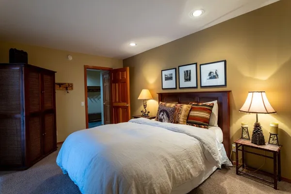 $1,650,000 | 254 Holiday Vista Drive, Mammoth Lakes, CA 93546