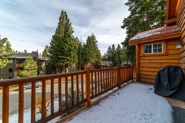 $1,650,000 | 254 Holiday Vista Drive, Mammoth Lakes, CA 93546