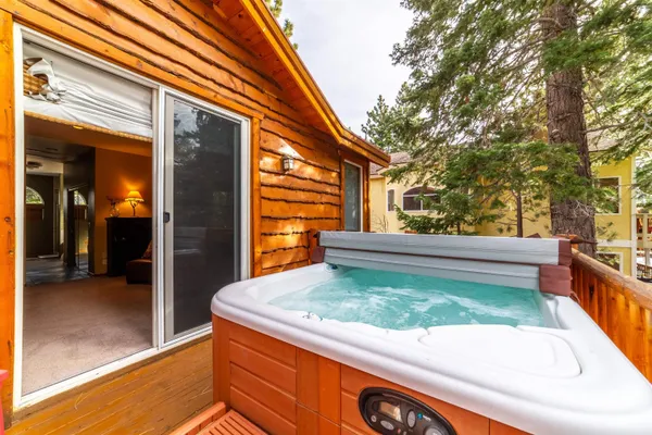 $1,650,000 | 254 Holiday Vista Drive, Mammoth Lakes, CA 93546