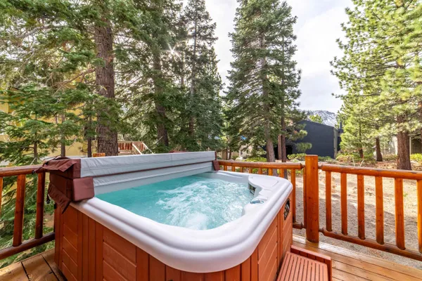 $1,650,000 | 254 Holiday Vista Drive, Mammoth Lakes, CA 93546