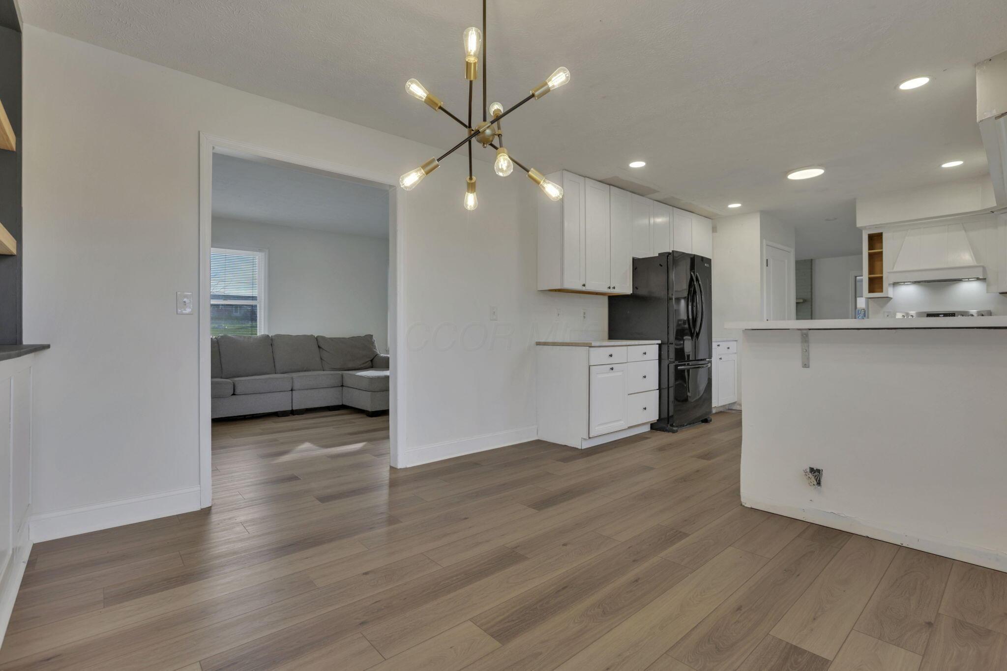 638 Three Mile Road Urbana, OH 43078 - Photo 13 of 55 Kitchen Pennisula