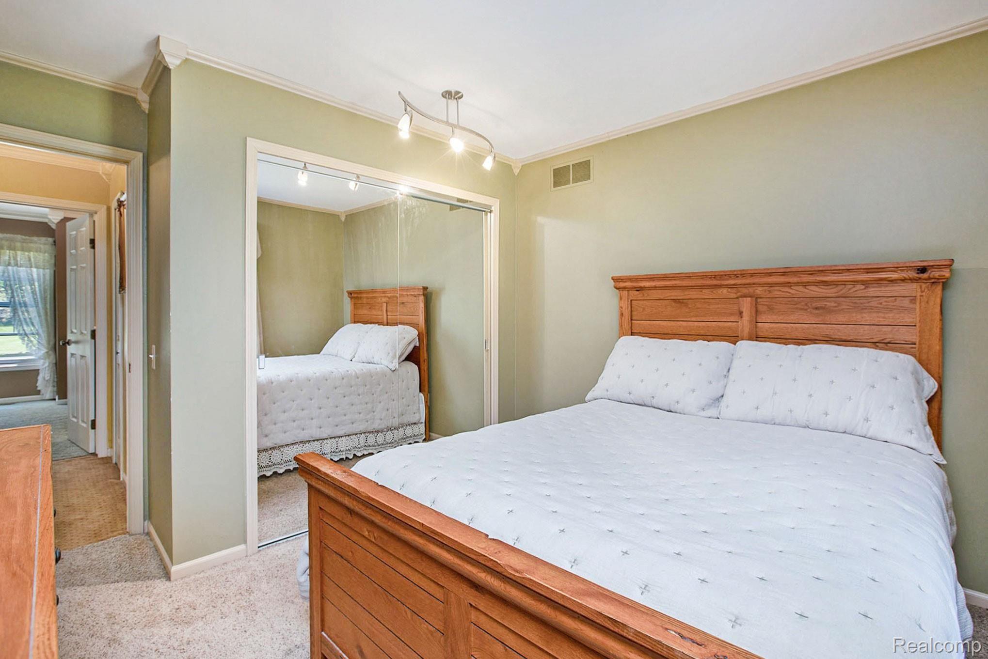 9500 Gibbs Road Clarkston, MI 48348 - Photo 22 of 30 Bedroom