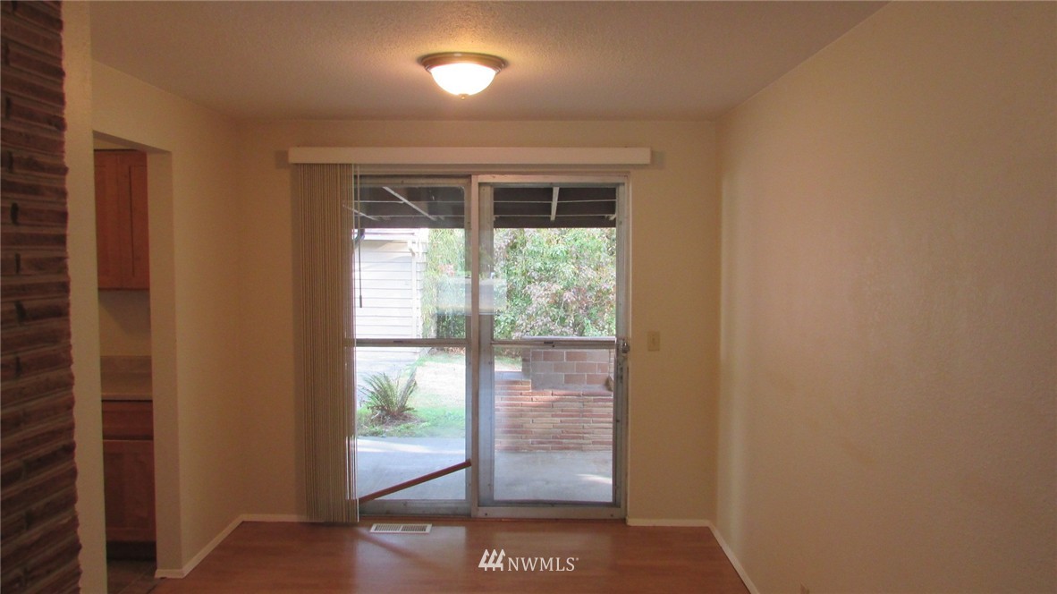 11512 Southeast 165th Street Renton, WA 98055 - Photo 14 of 20