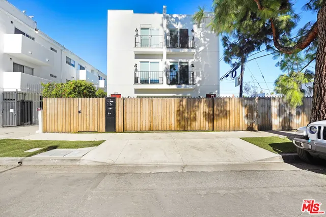 $2,600,000 | 21719 Hart Street, Canoga Park, CA 91303