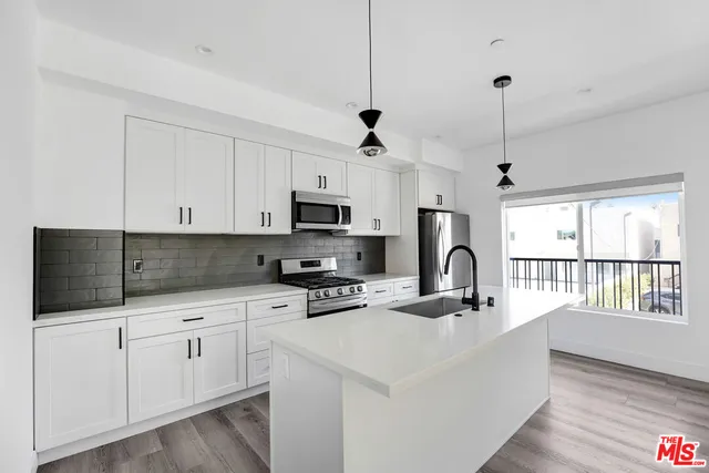 $2,600,000 | 21719 Hart Street, Canoga Park, CA 91303