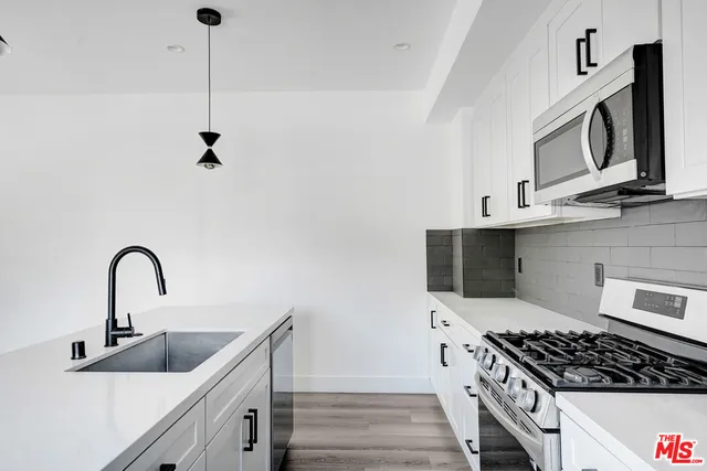 $2,600,000 | 21719 Hart Street, Canoga Park, CA 91303