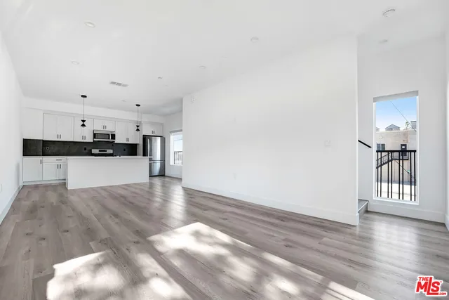 $2,600,000 | 21719 Hart Street, Canoga Park, CA 91303