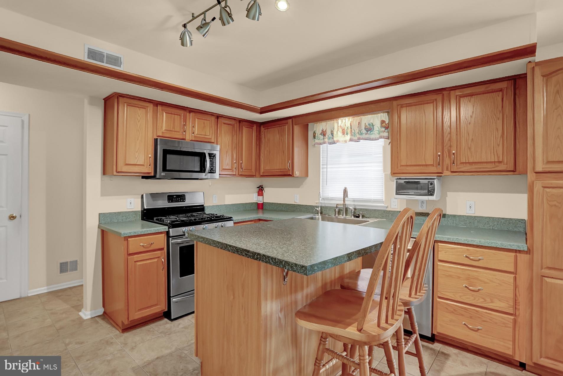 407 Frederick Street Reading, PA 19608 - Photo 12 of 31