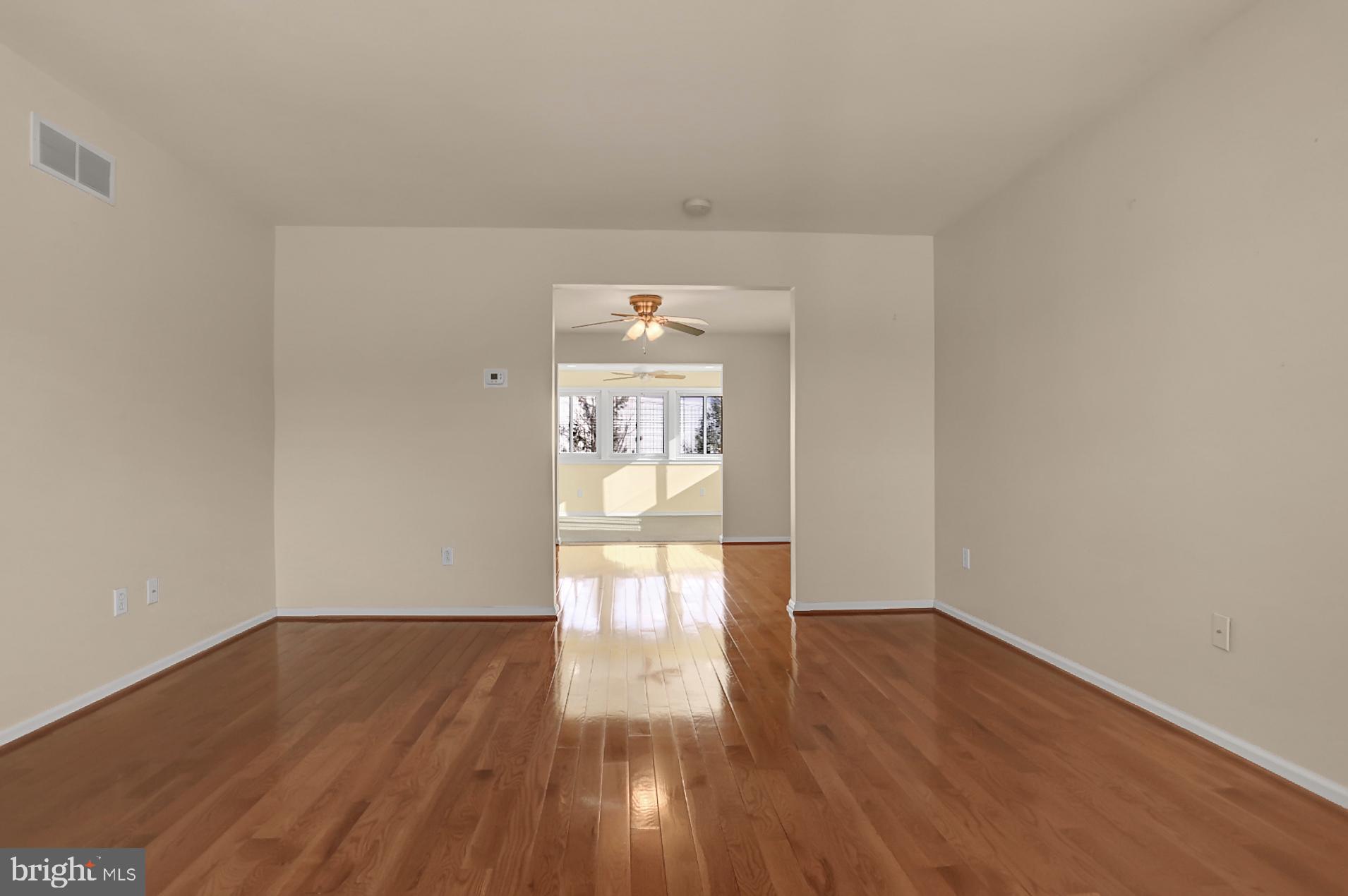 407 Frederick Street Reading, PA 19608 - Photo 5 of 31