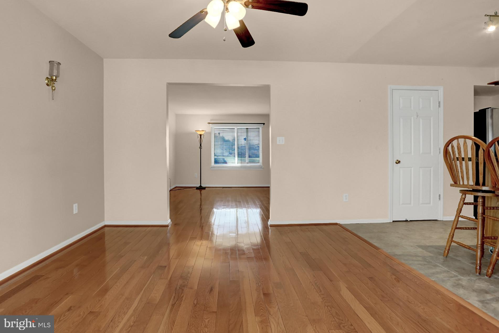 407 Frederick Street Reading, PA 19608 - Photo 6 of 31