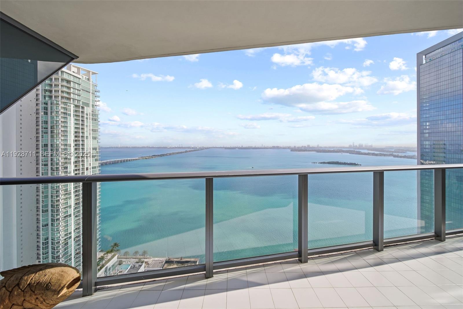 460 Northeast 28th Street, Unit 3904 Miami, FL 33137 - Photo 26 of 54 a view of window