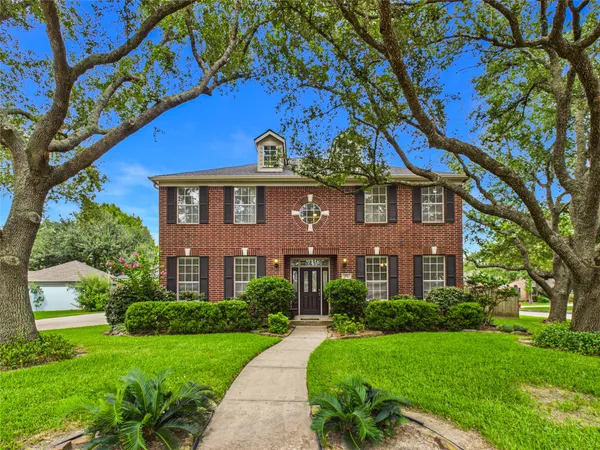 $445,000 | 1711 Brill Drive, Friendswood, TX 77546