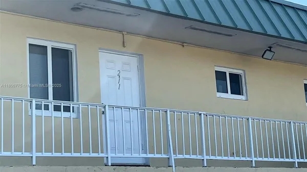 $1,700 | 505 Northwest 177th Street, Unit 211, Miami Gardens, FL 33169