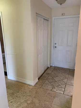 a view of entryway with window