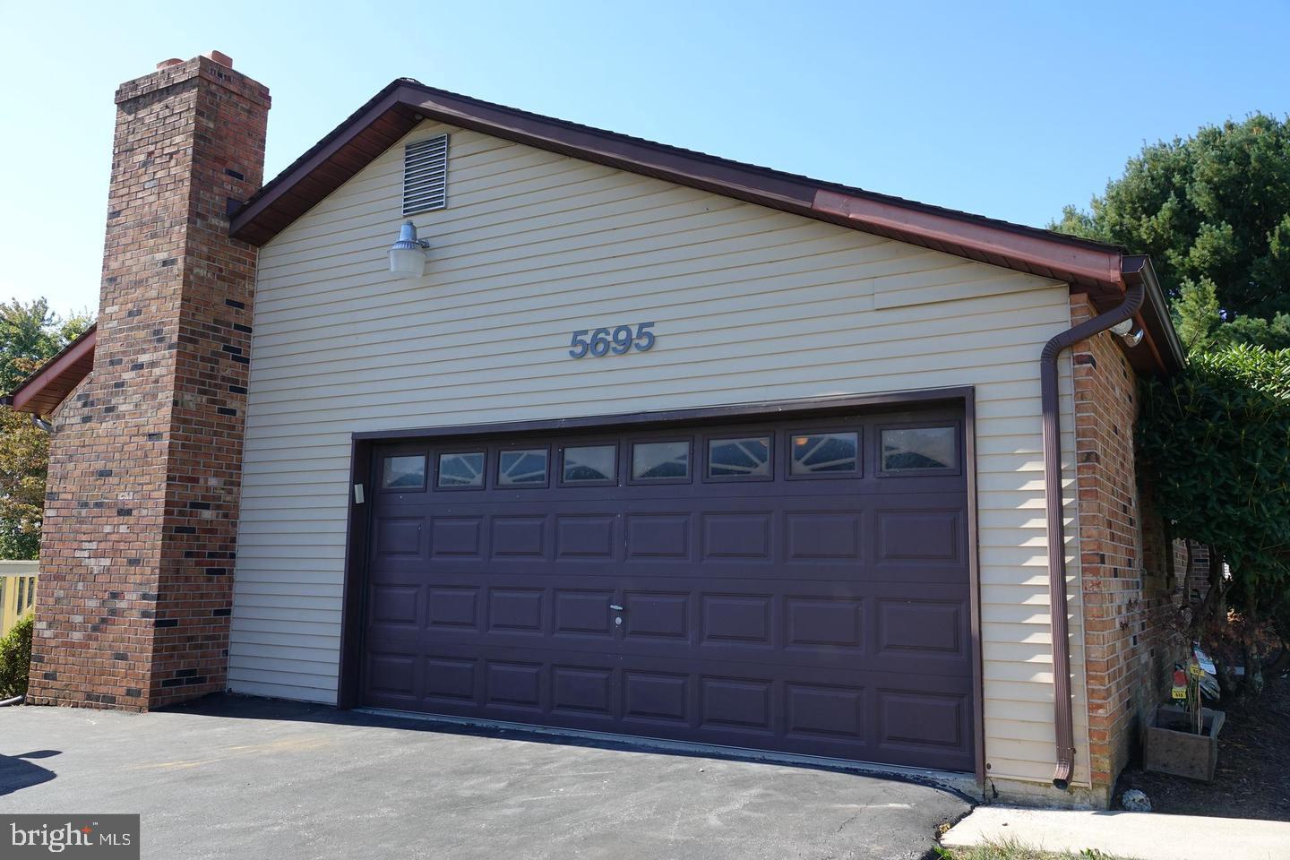 5695 Ridge Road Mount Airy, MD 21771 - Photo 2 of 25 Gallery Image 2
