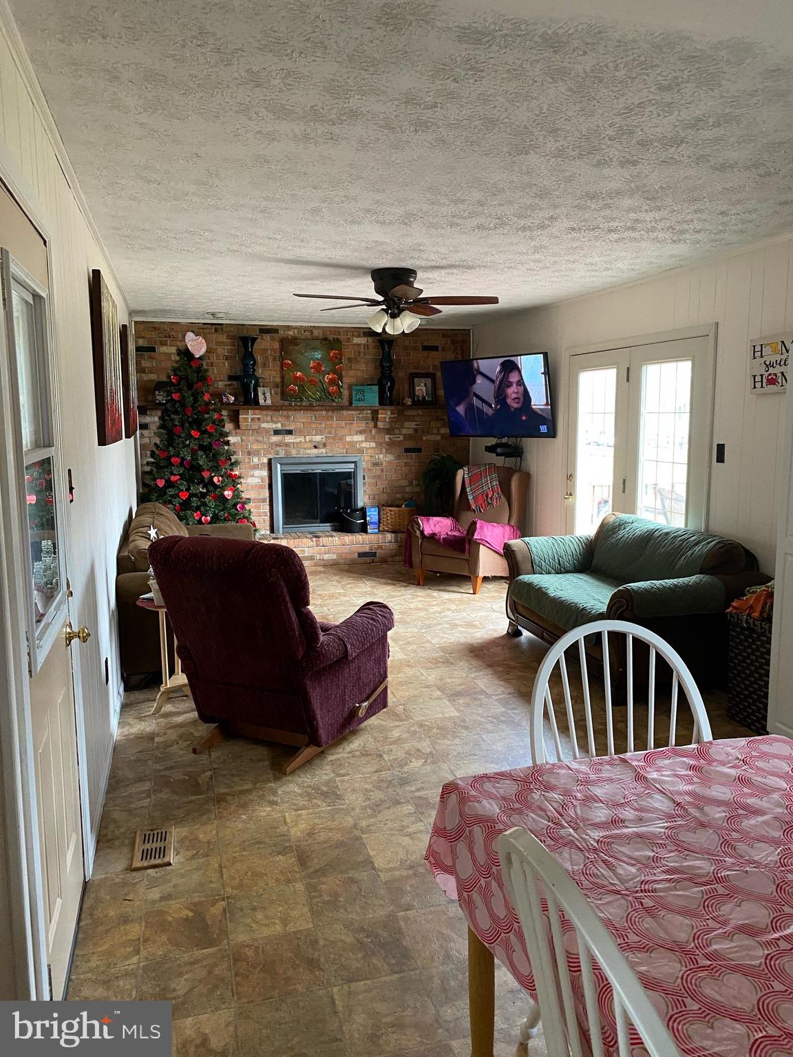 5695 Ridge Road Mount Airy, MD 21771 - Photo 6 of 25 Gallery Image 6