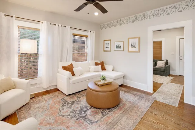 $1,875 | 307 West 30th Street, Bryan, TX 77803