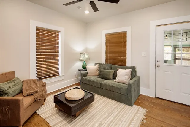 $1,875 | 307 West 30th Street, Bryan, TX 77803