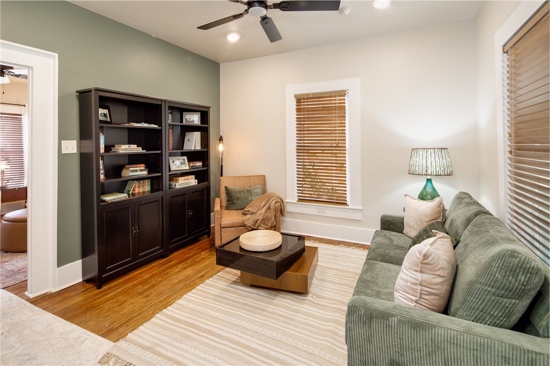 307 West 30th Street Bryan, TX 77803 - Photo 10 of 26