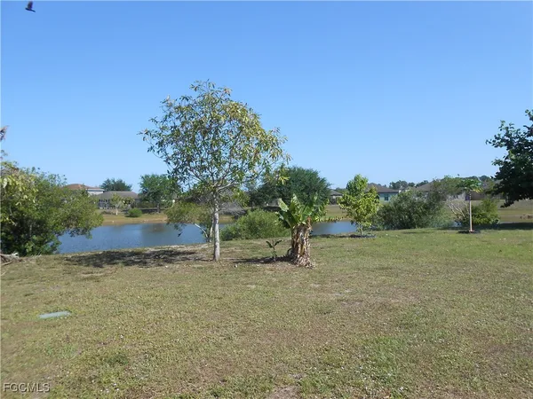 a view of an outdoor space and a yard
