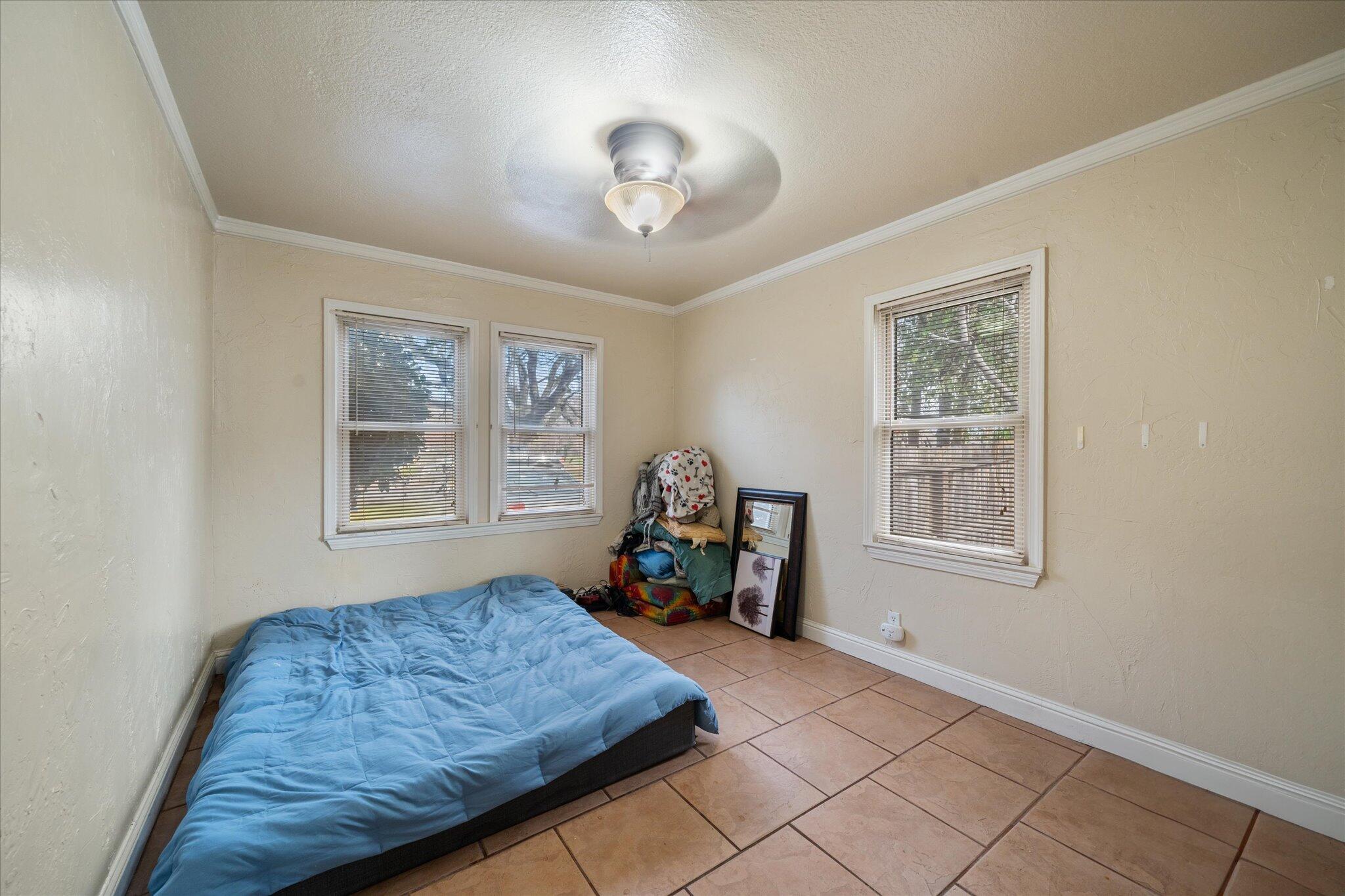 409 Smile Place Redding, CA 96001 - Photo 14 of 39 14-BiggerFlow Real Estate Media-14