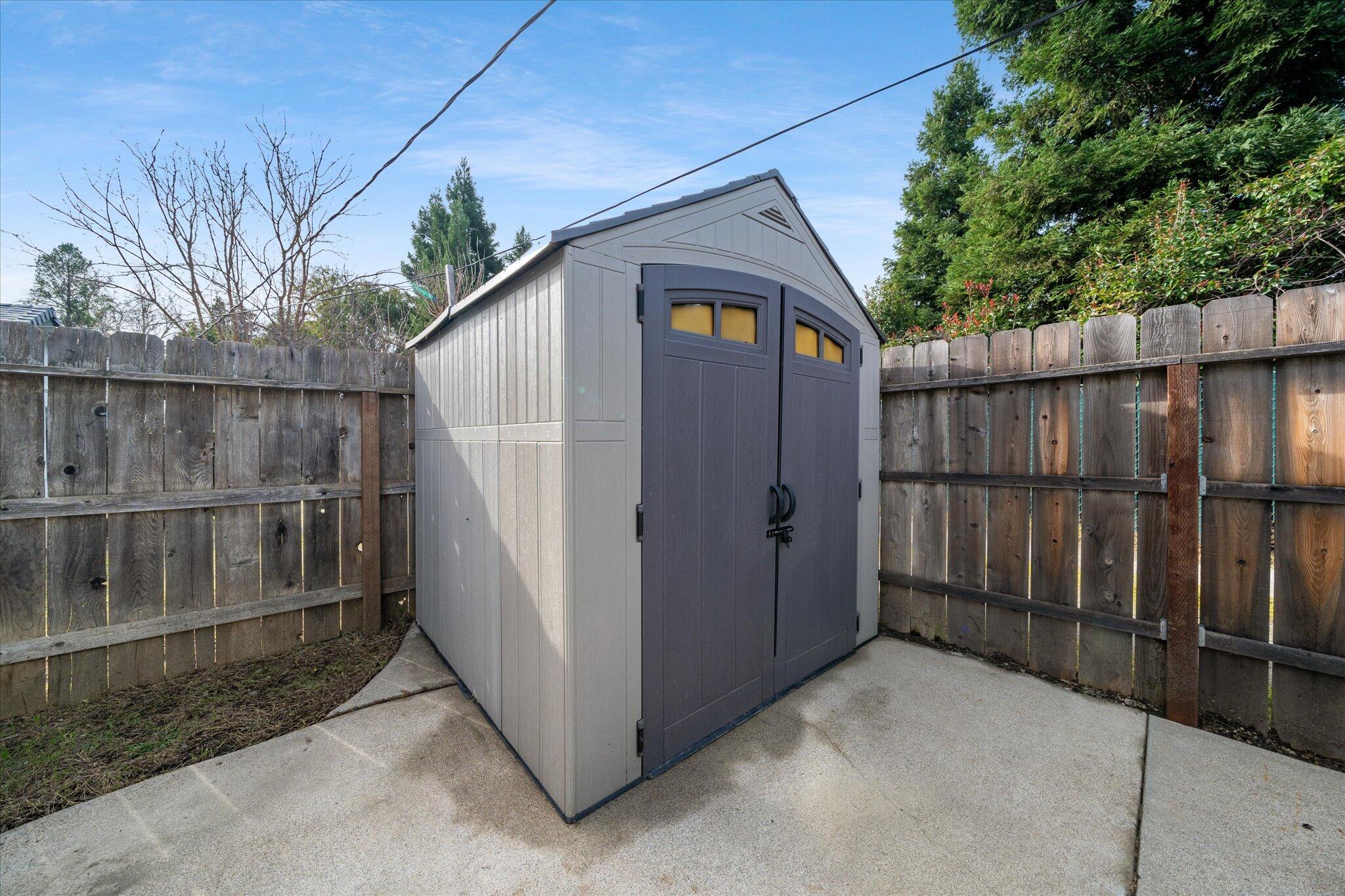 409 Smile Place Redding, CA 96001 - Photo 19 of 39 19-BiggerFlow Real Estate Media-19