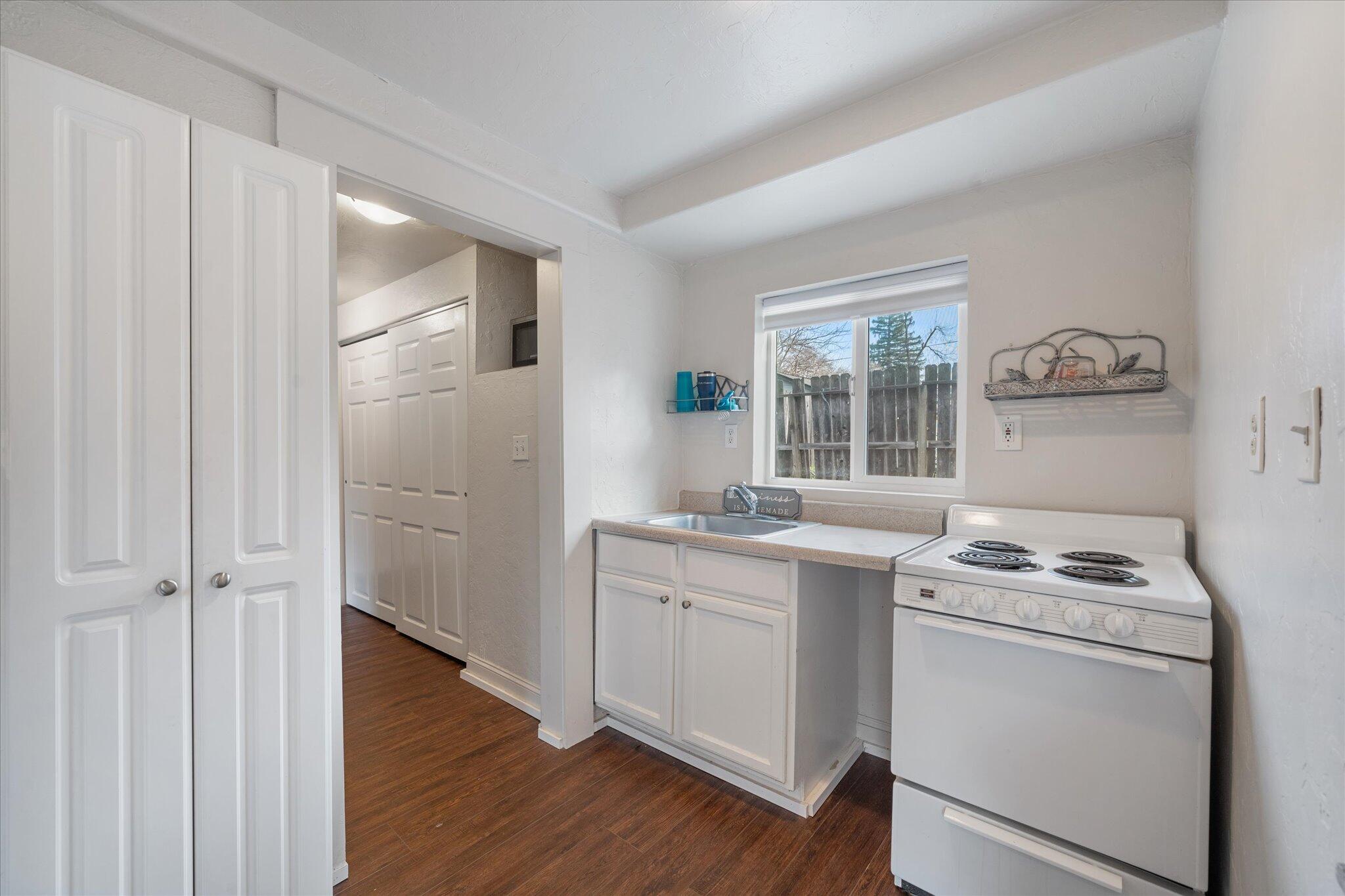 409 Smile Place Redding, CA 96001 - Photo 33 of 39 34-BiggerFlow Real Estate Media-34