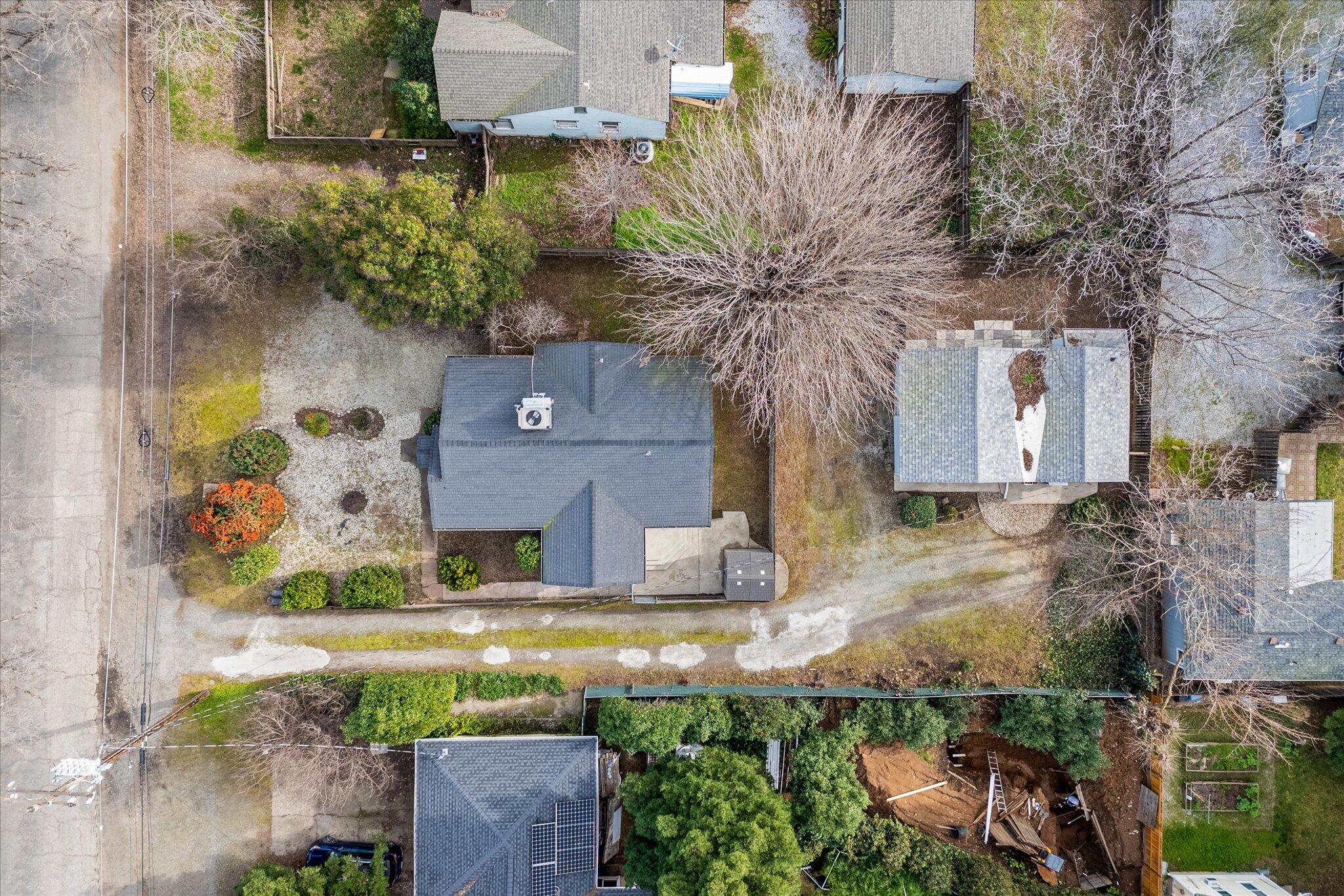 409 Smile Place Redding, CA 96001 - Photo 39 of 39 42-BiggerFlow Real Estate Media-42