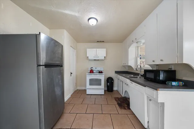 $399,800 | 409 Smile Place, Redding, CA 96001