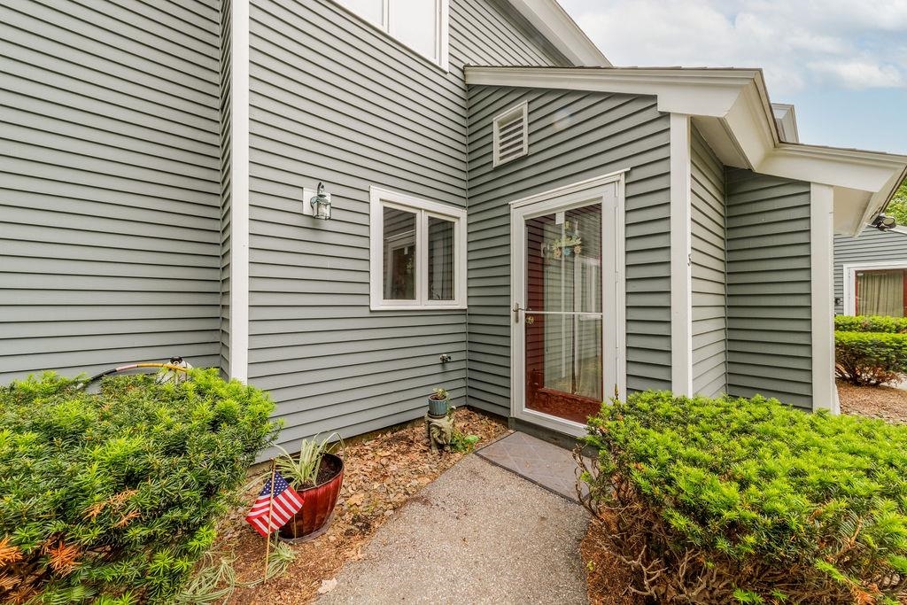 36 Circle Drive, Unit 3 Ashland, NH 03217 - Photo 4 of 40