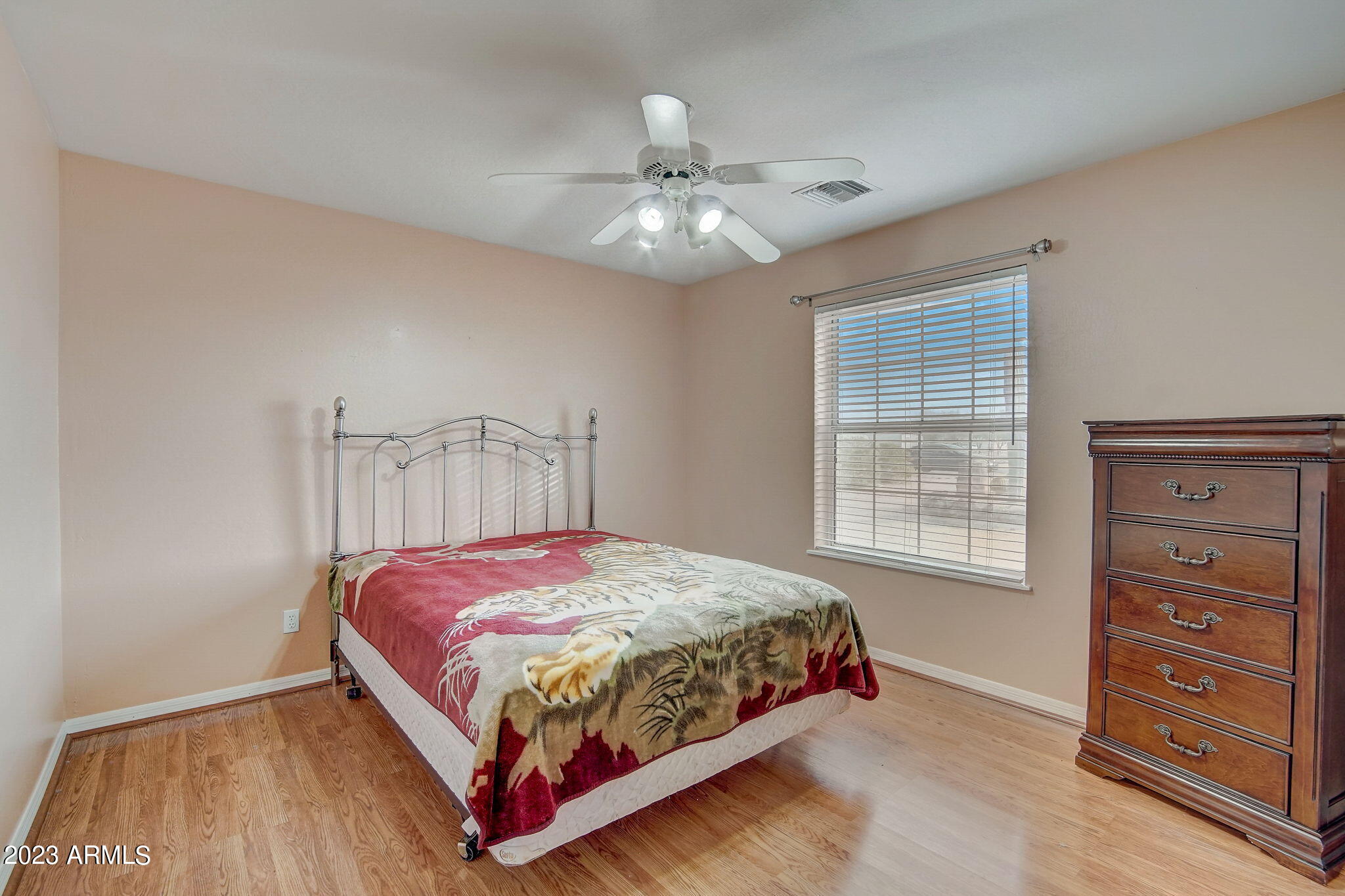 708 East Cloud Road Phoenix, AZ 85086 - Photo 15 of 32 20-web-or-mls-E Cloud Rd-020