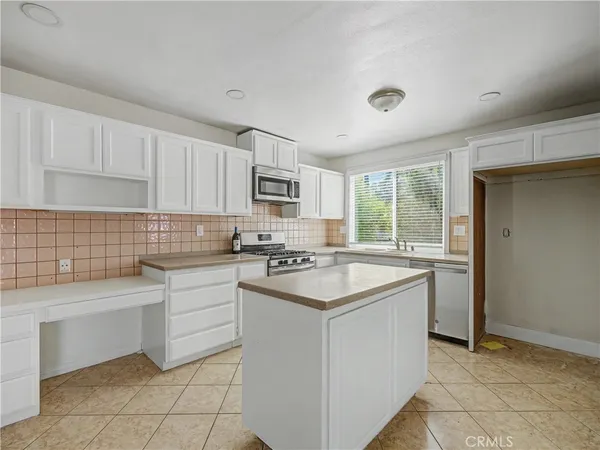 $4,500 | 6151 Neddy Avenue, Woodland Hills, CA 91367