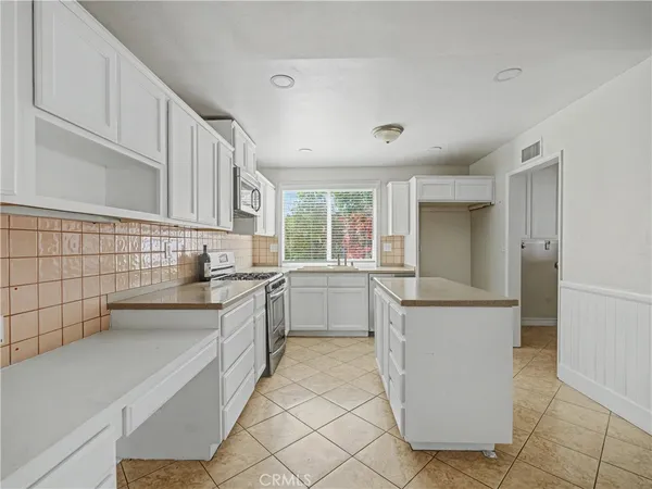 $4,500 | 6151 Neddy Avenue, Woodland Hills, CA 91367