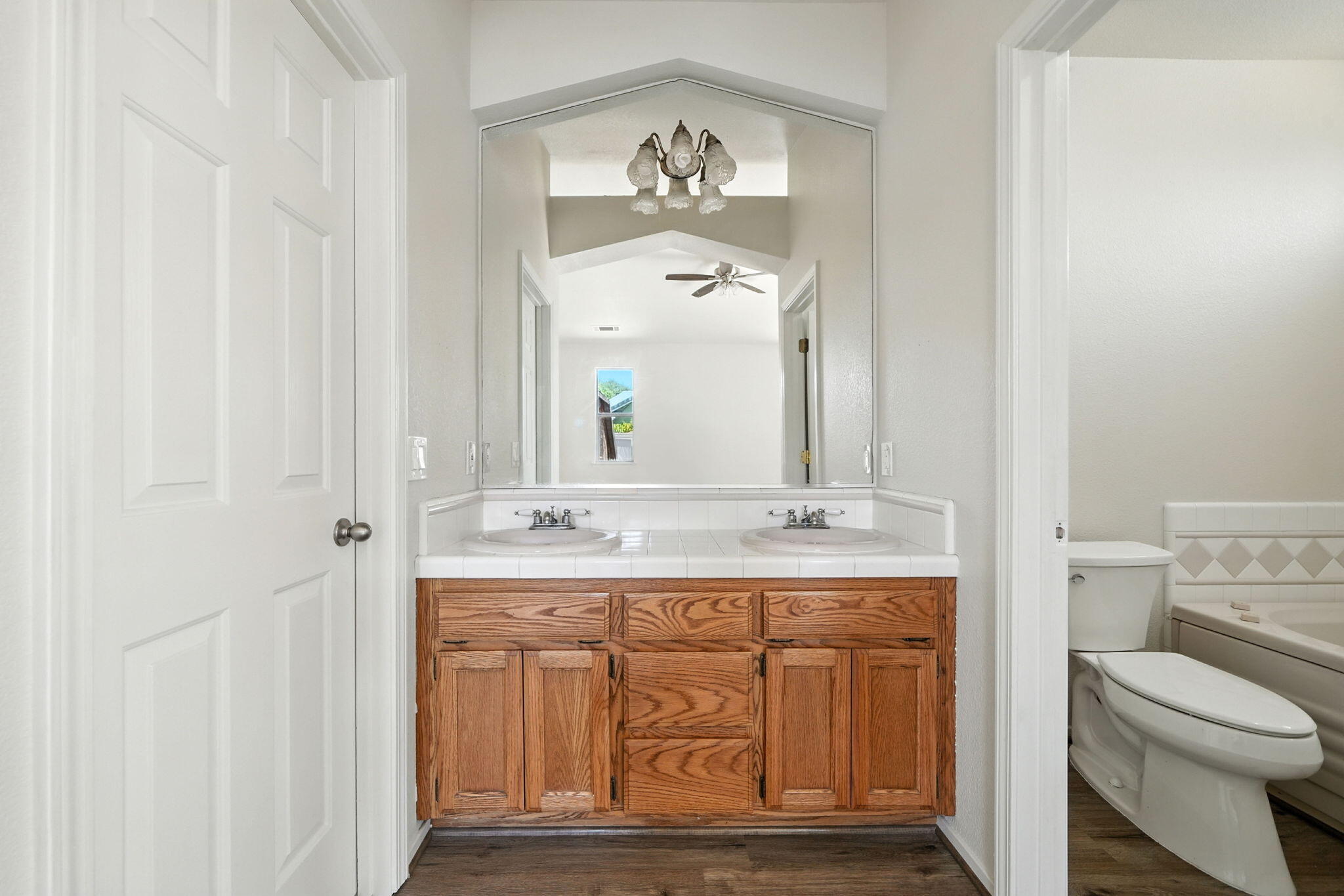 3306 Lawrence Road Redding, CA 96002 - Photo 8 of 21 Primary Bathroom