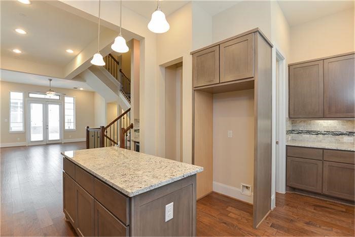 2112 Radcliffe Street Houston, TX 77007 - Photo 9 of 23