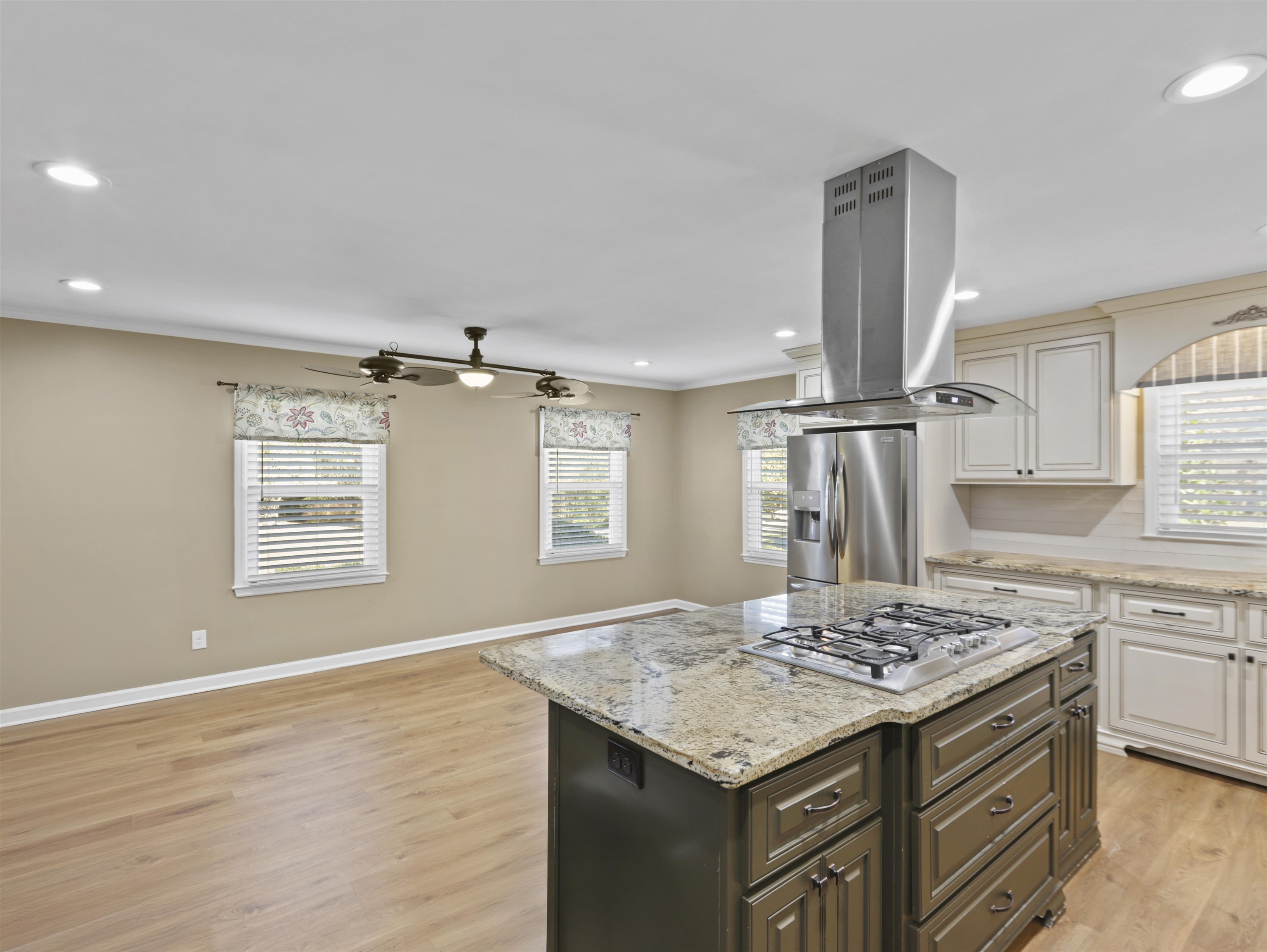 201 Crestview Drive Gaffney, SC 29340 - Photo 4 of 42