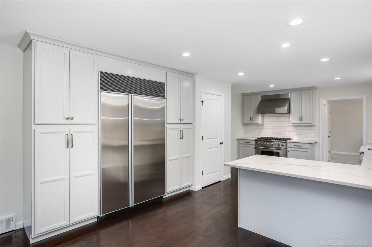 925 Ballantyne Road Grosse Pointe, MI 48236 - Photo 6 of 32 31372596-5.JPG