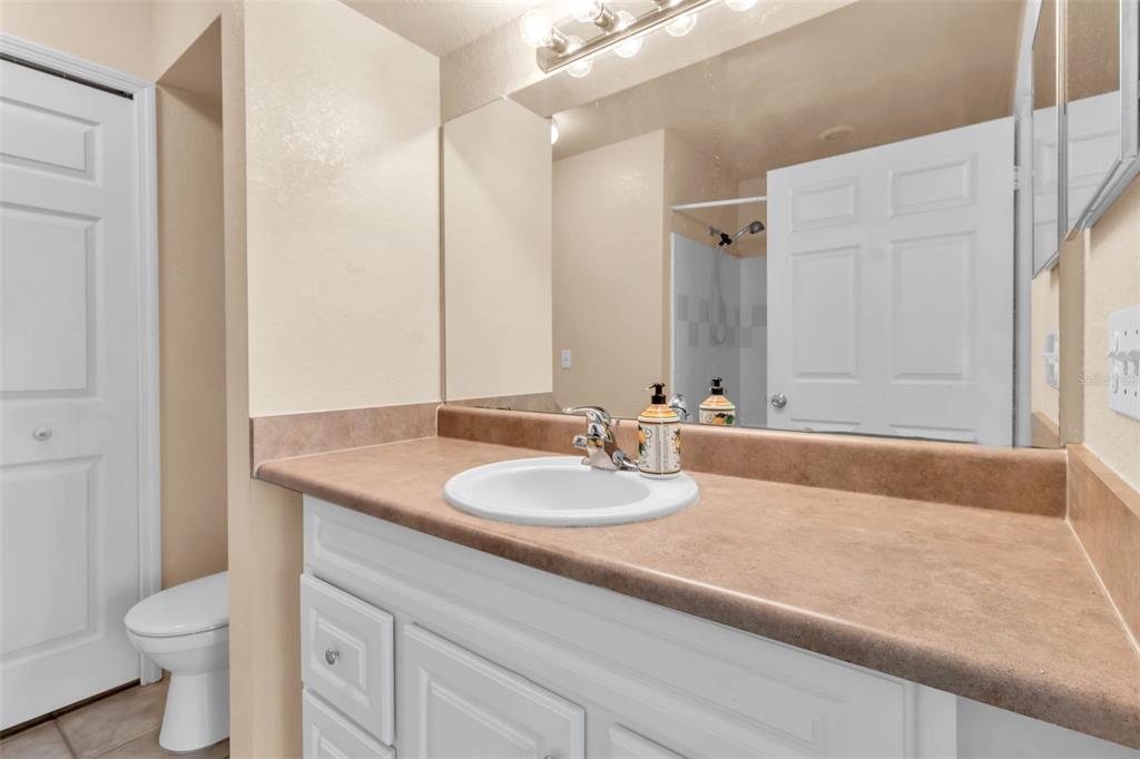 5541 Rosehill Road, Unit 202 Sarasota, FL 34233 - Photo 26 of 47