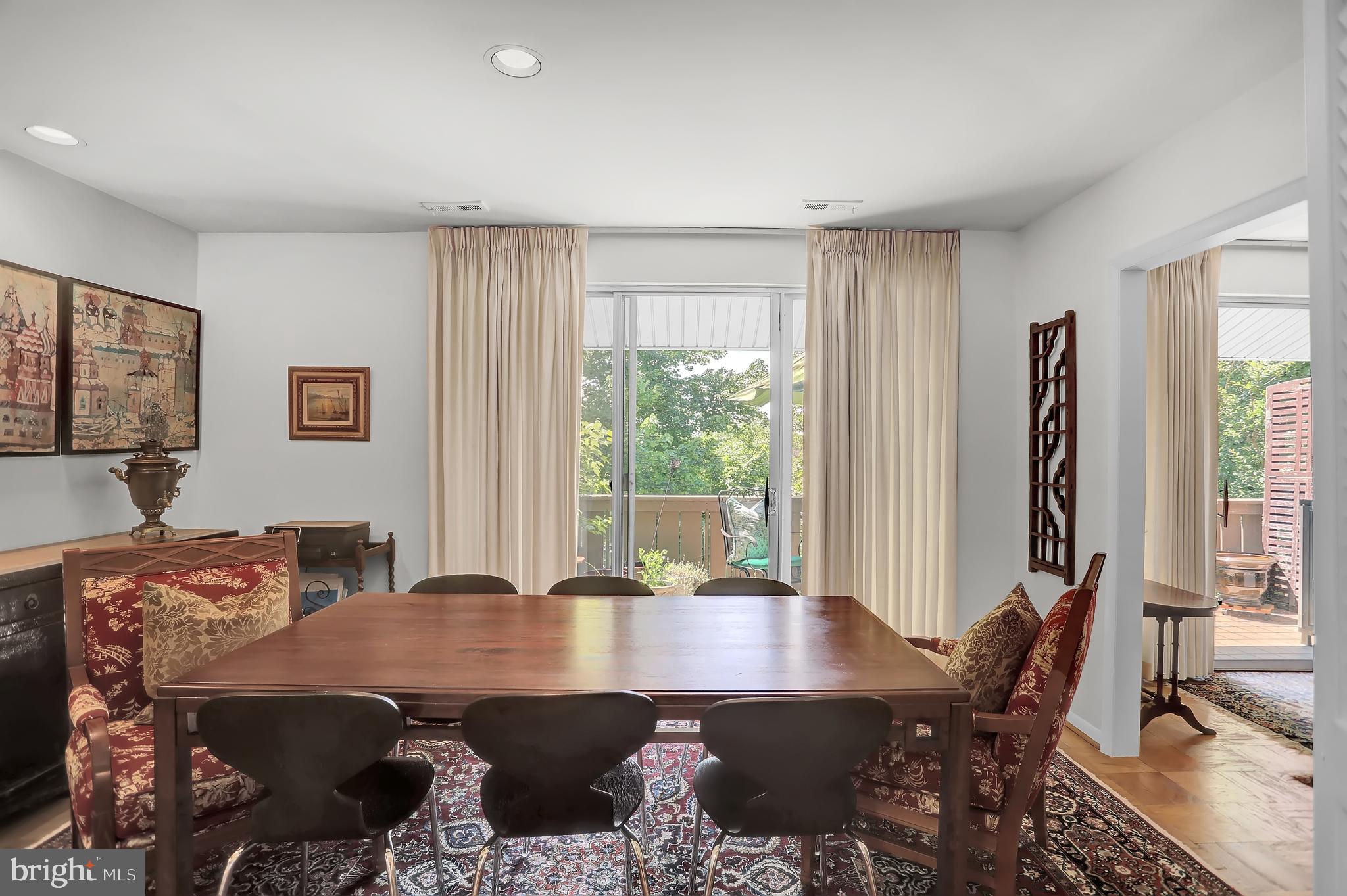 101 Cross Keys Road, Unit R101F Baltimore, MD 21210 - Photo 10 of 32 Dining Room