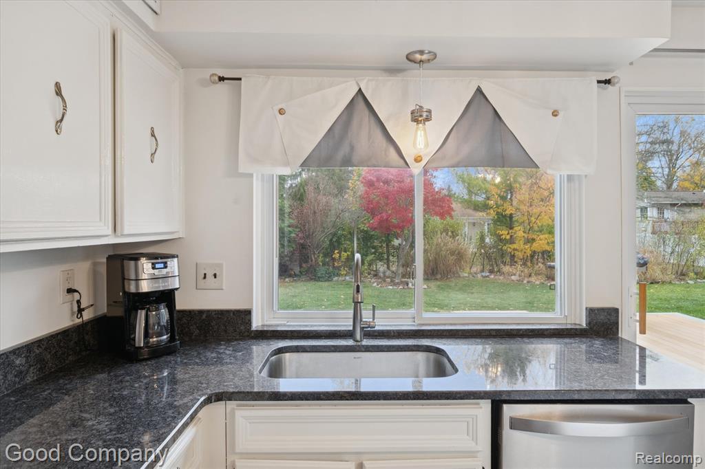 22565 Sheridan Road Novi, MI 48375 - Photo 16 of 58