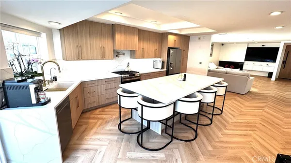 $4,300 | 7414 Delco Avenue, Canoga Park, CA 91306