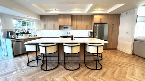 $4,300 | 7414 Delco Avenue, Canoga Park, CA 91306