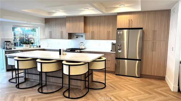 $4,300 | 7414 Delco Avenue, Canoga Park, CA 91306