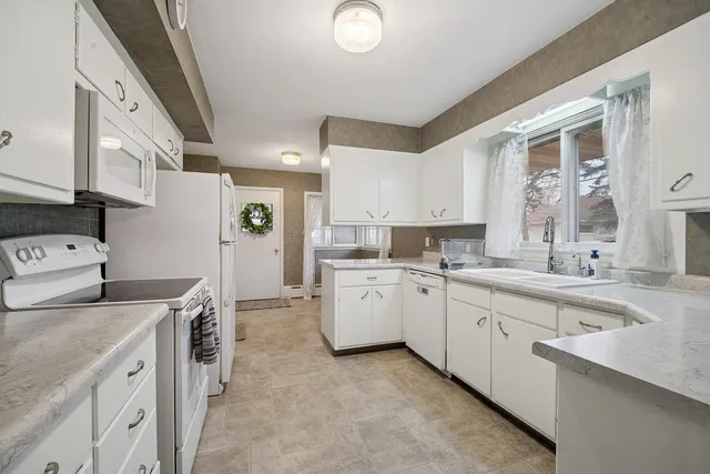 $289,900 | 1211 West Kimberly Avenue, Kimberly, WI 54136