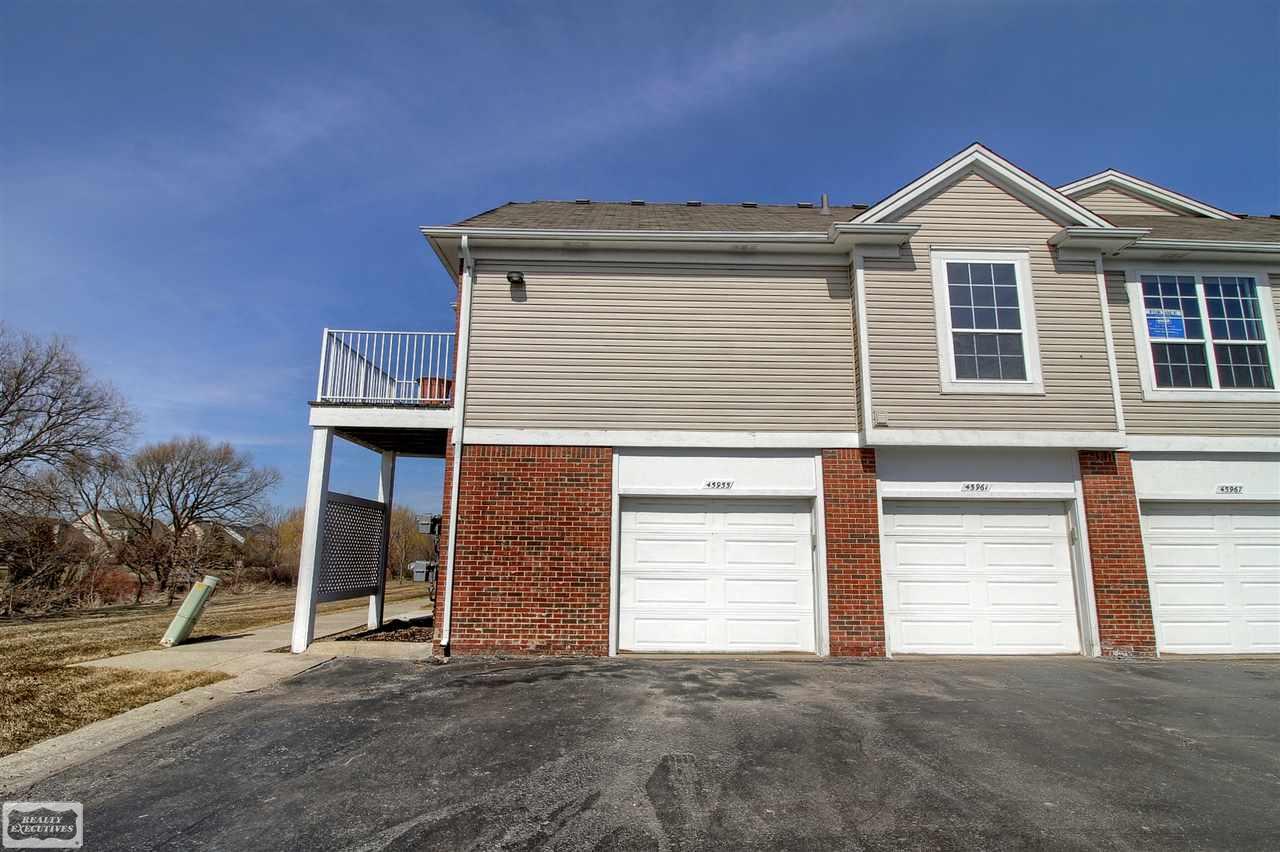 45955 Rhodes Drive Macomb, MI 48044 - Photo 3 of 27 31343361-2.JPG