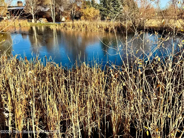 $198,999 | 190 Lakewood Road, Victor, ID 83455